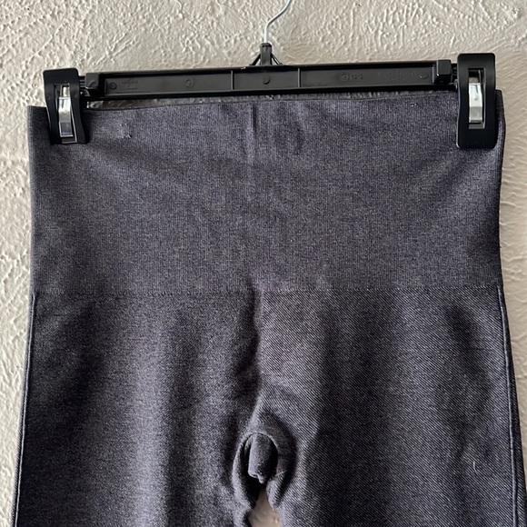 SPANX look at me now  Seamless Women’s Gray leggings size M - Picture 7 of 14